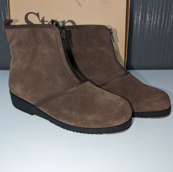 Step Abouts Rambler Brown Suede Zip Front Booties, Sz 8.5W - Picture 2 of 10